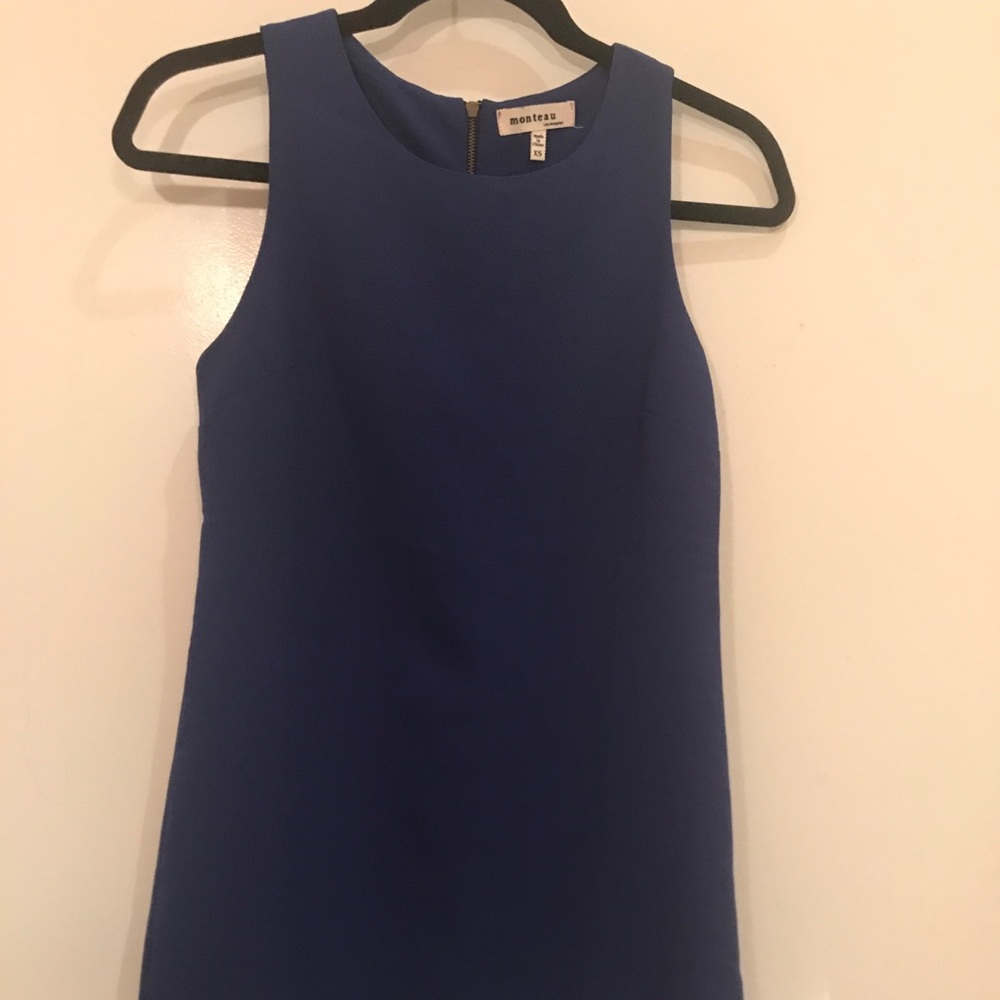 Shift dress with scalloped bottom